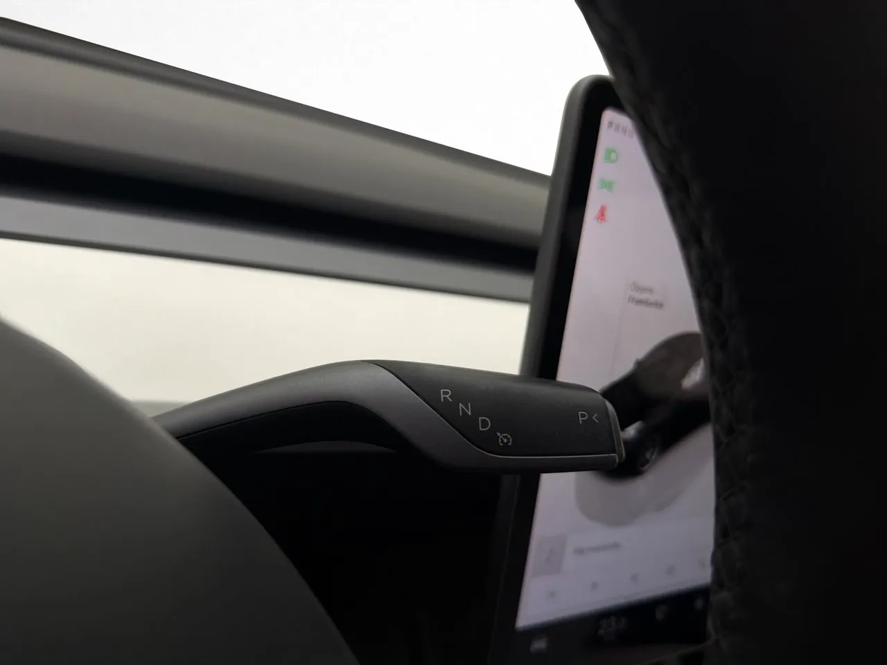 Tesla Model Y bild 16