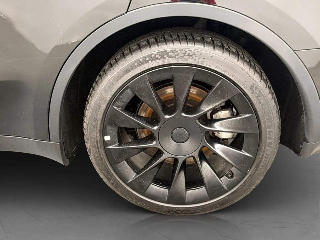 Tesla Model Y bild 34
