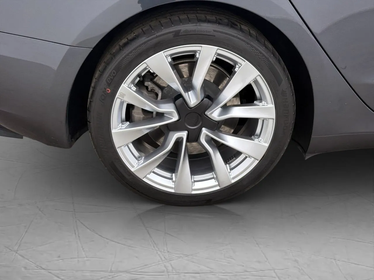 Tesla Model 3 bild 35