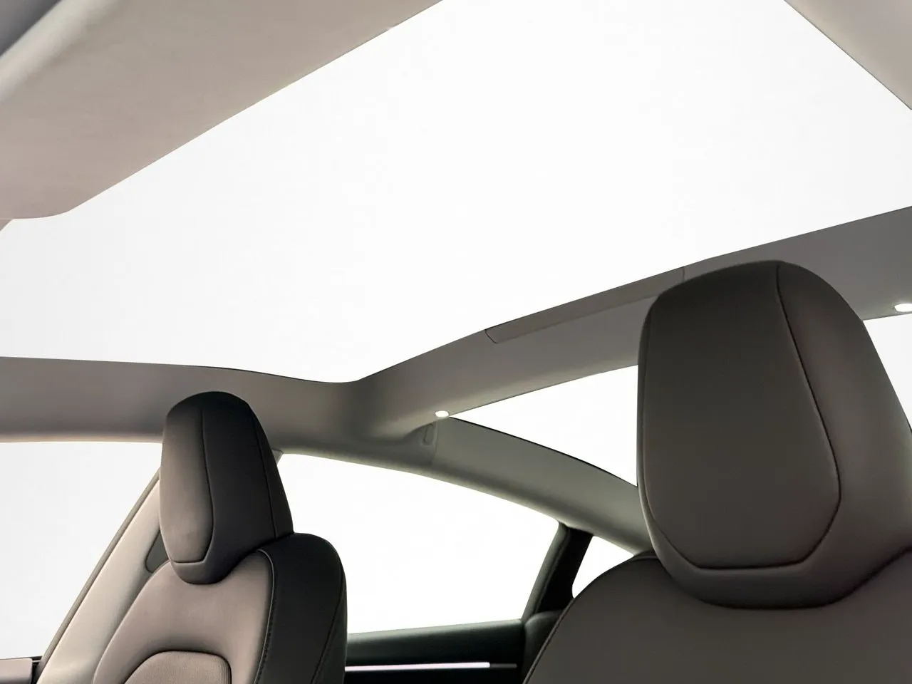Tesla Model 3 bild 13
