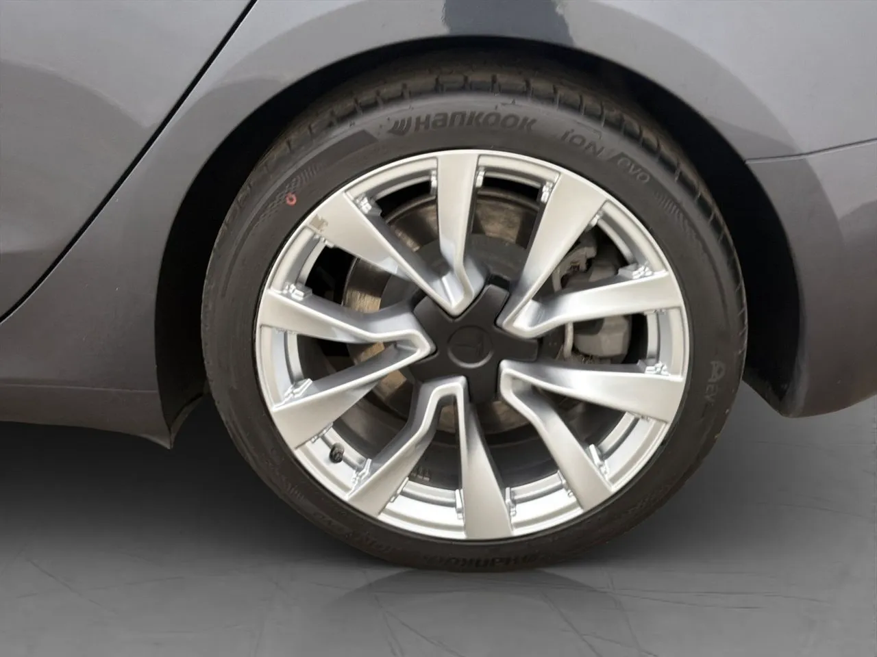Tesla Model 3 bild 34