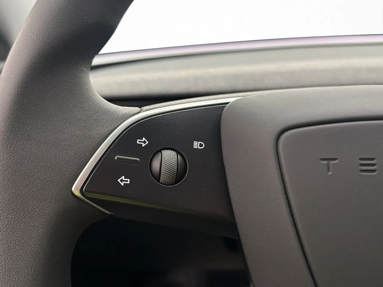Tesla Model 3 bild 16