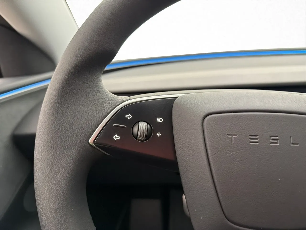 Tesla Model 3 bild 17