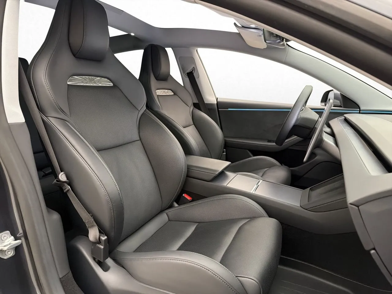 Tesla Model 3 bild 28
