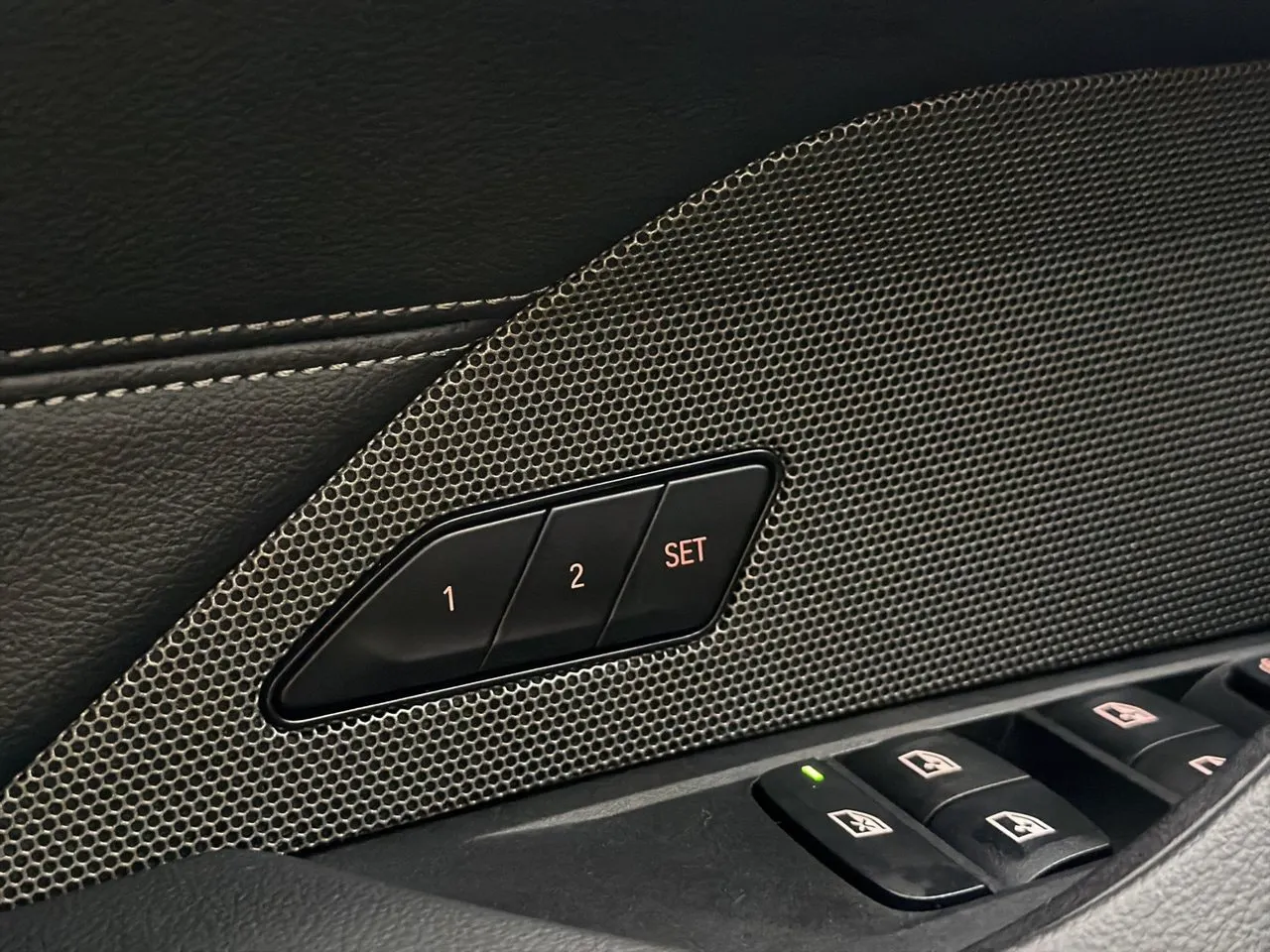 BMW i4 bild 17