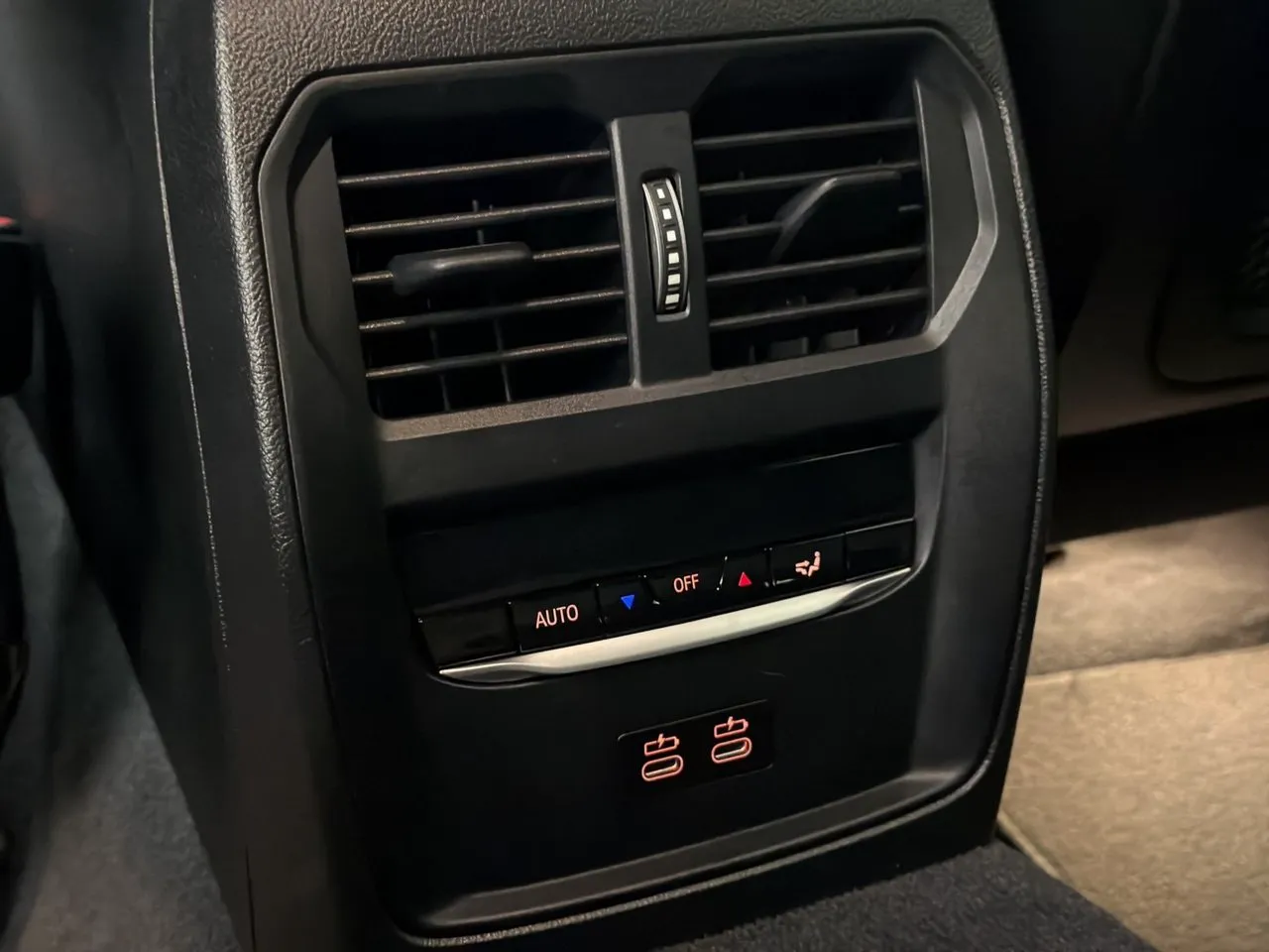 BMW i4 bild 35