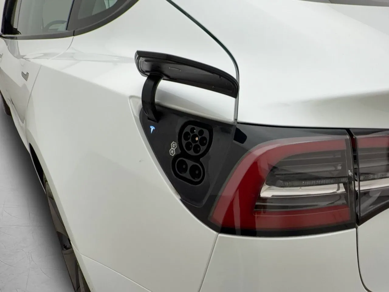 Tesla Model 3 bild 31