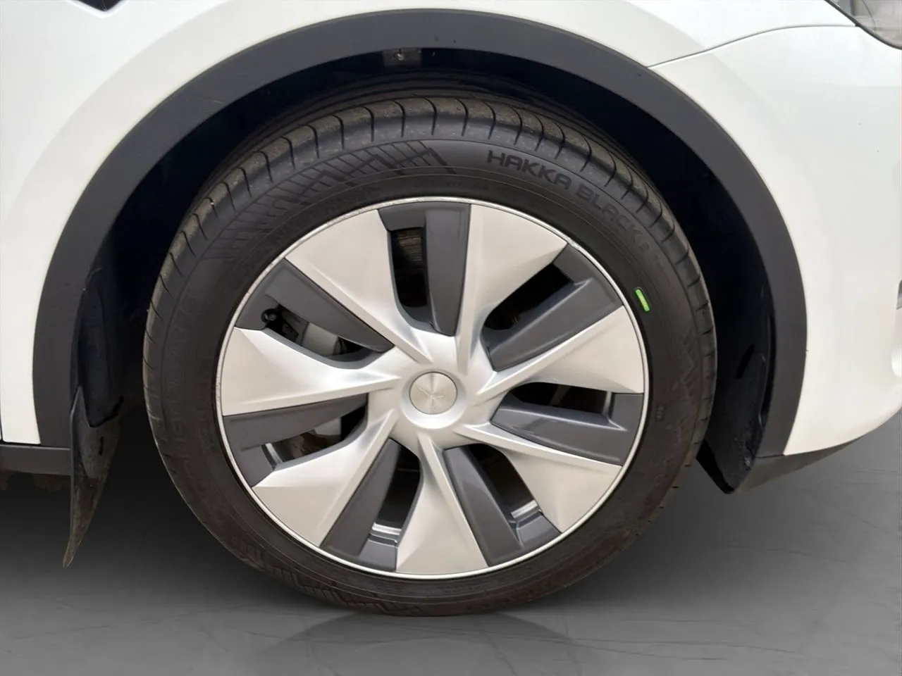 Tesla Model Y bild 33