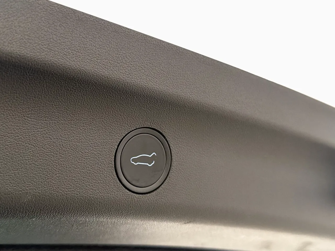Tesla Model Y bild 27