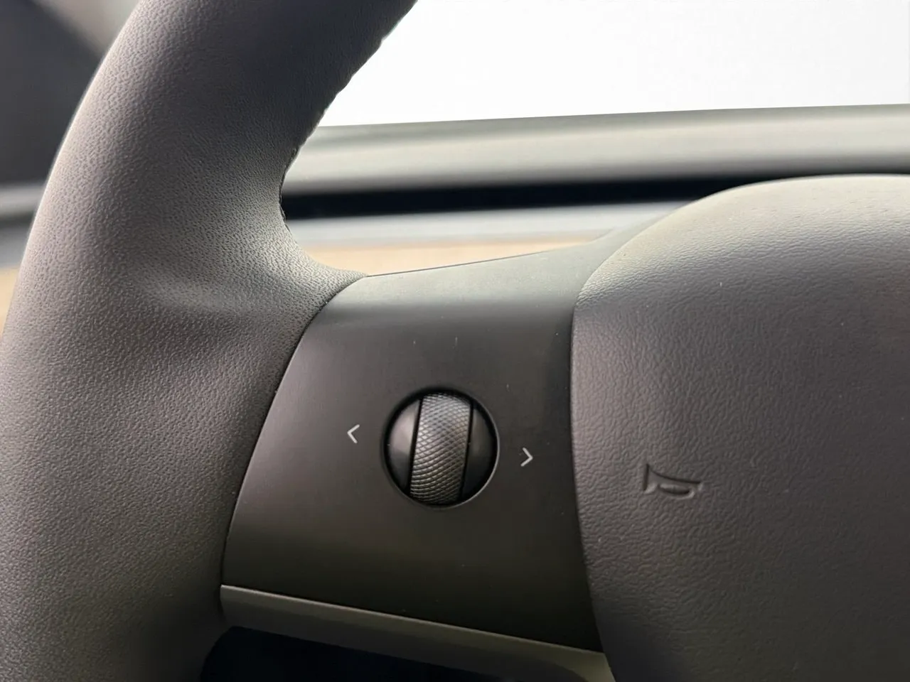 Tesla Model Y bild 34