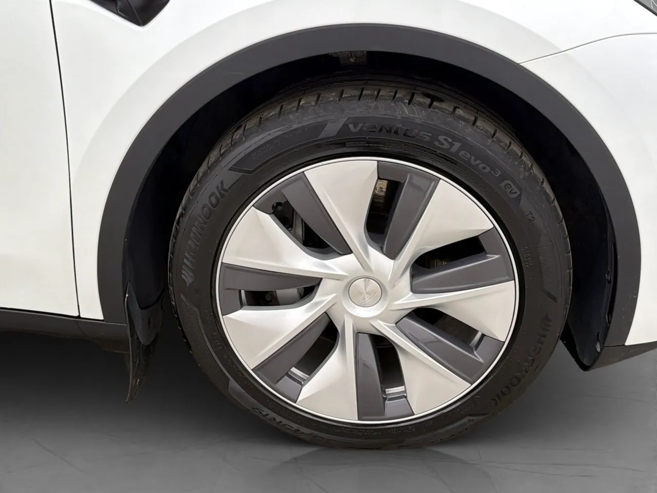 Tesla Model Y bild 35