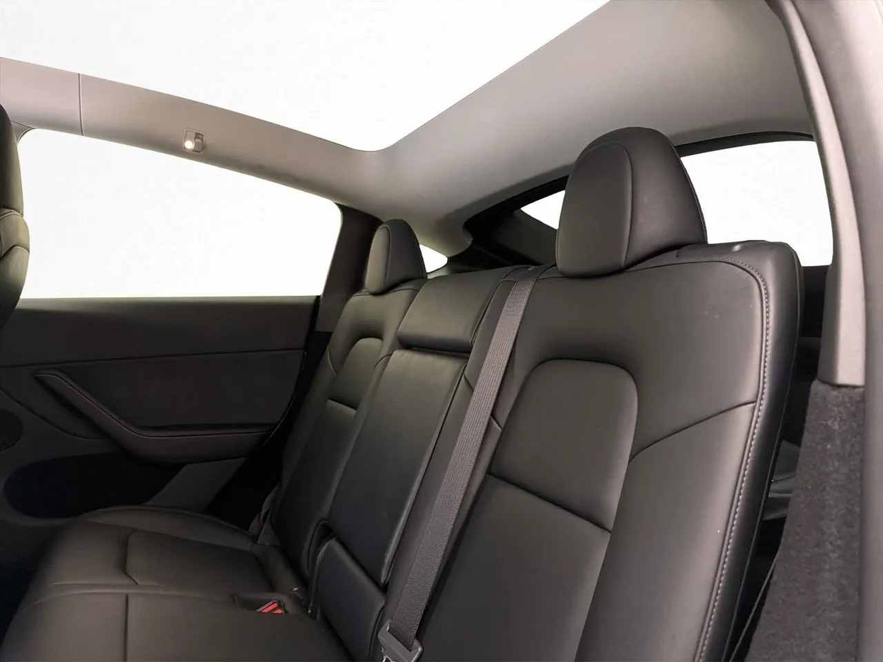 Tesla Model Y bild 26