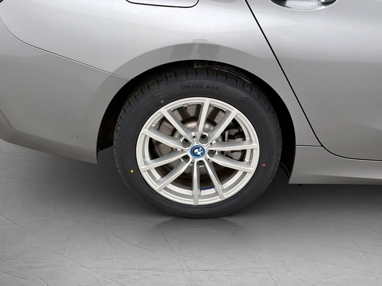 BMW 330 bild 31