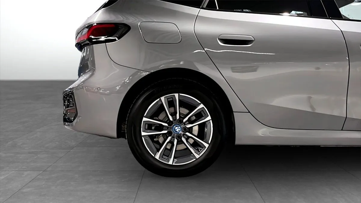 BMW 225 bild 9