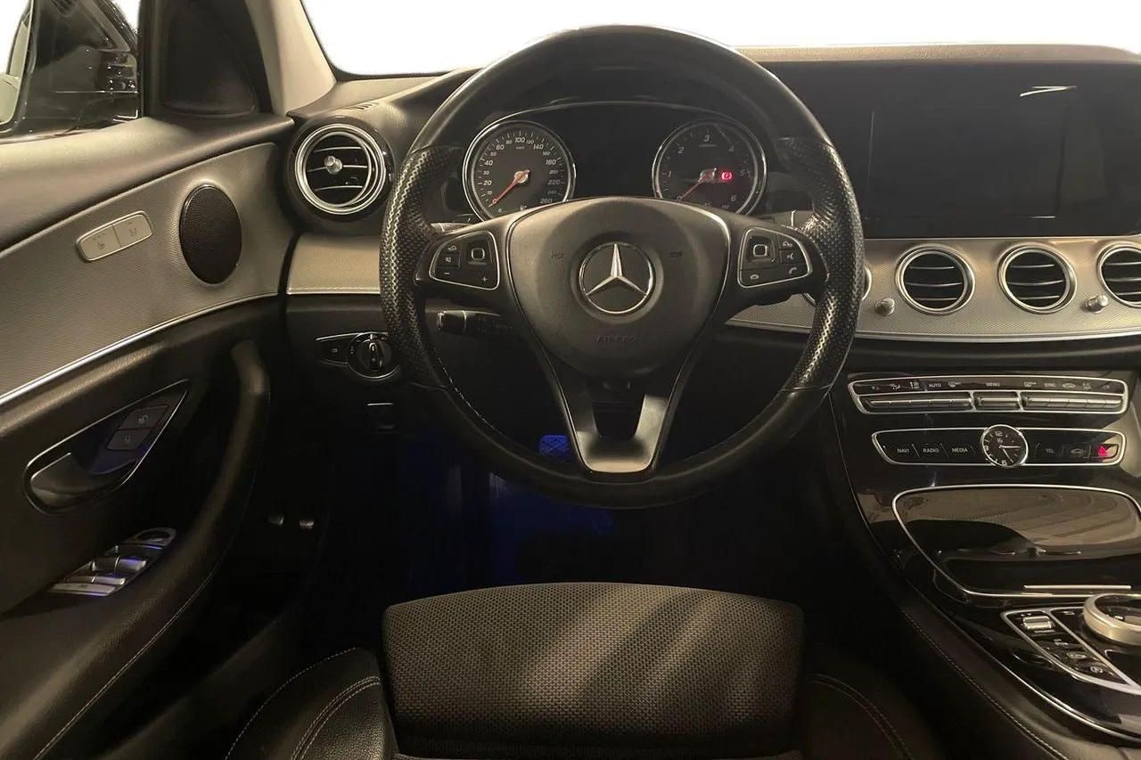 Mercedes E220 bild 13