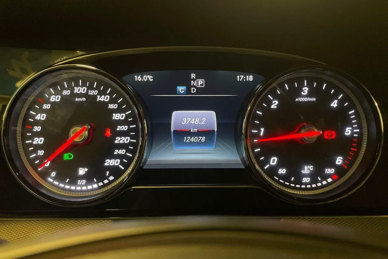 Mercedes E220 bild 14