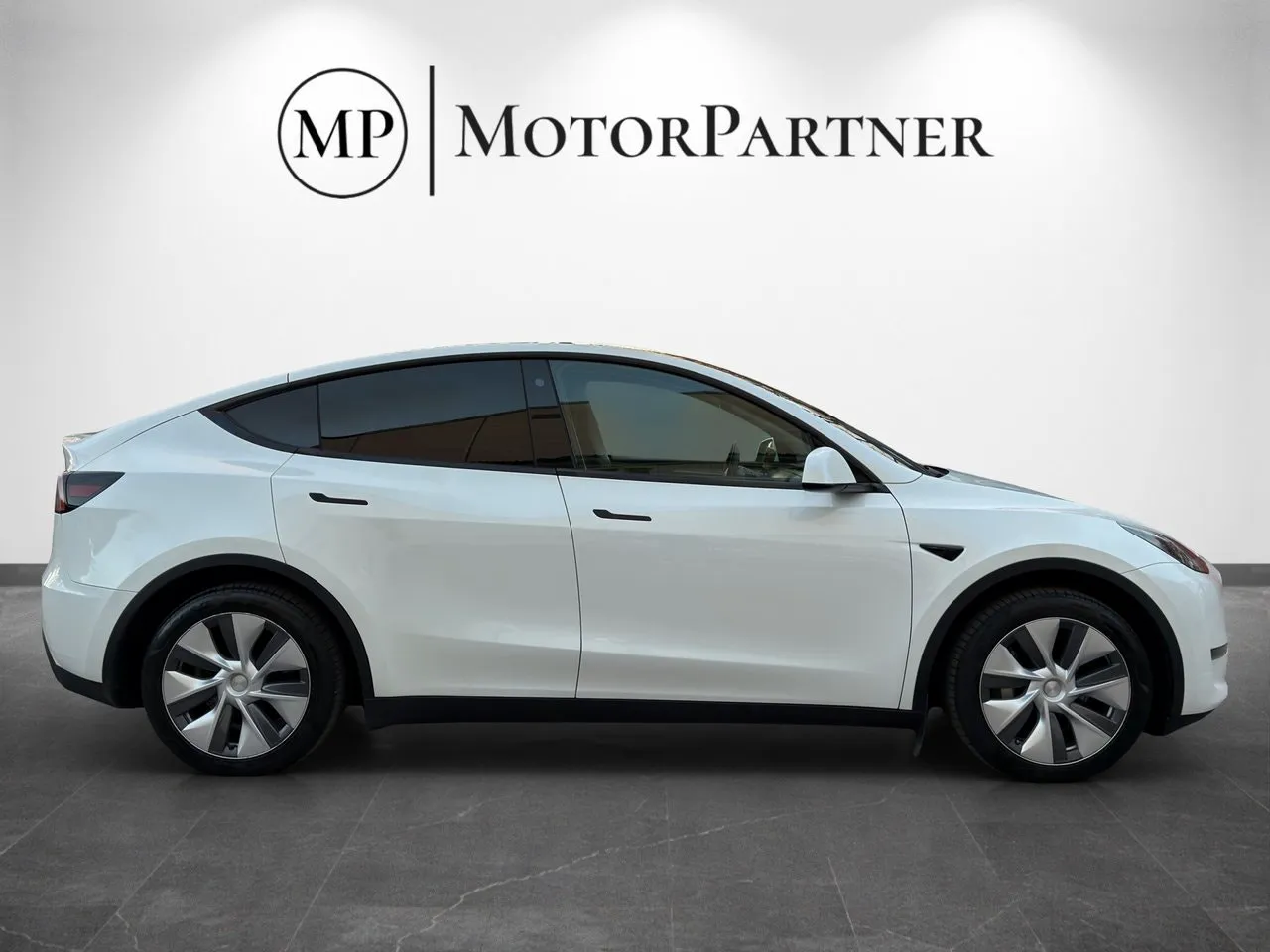 Tesla Model Y bild 8