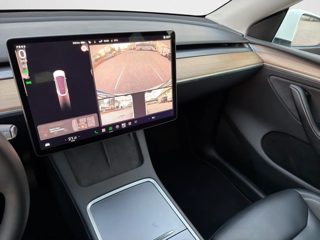 Tesla Model Y bild 13