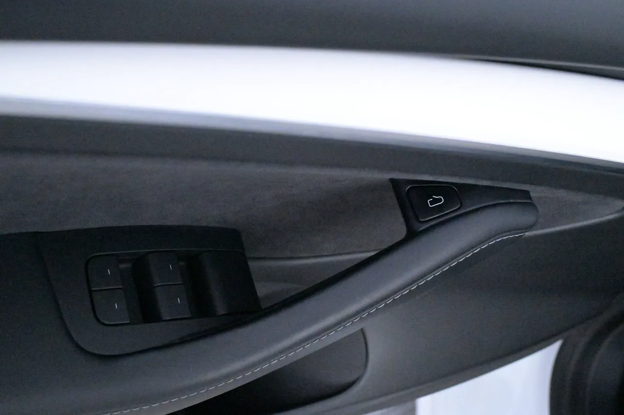 Tesla Model 3 bild 10