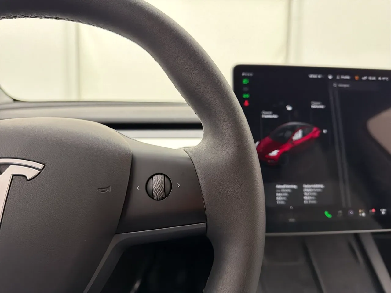 Tesla Model Y bild 19