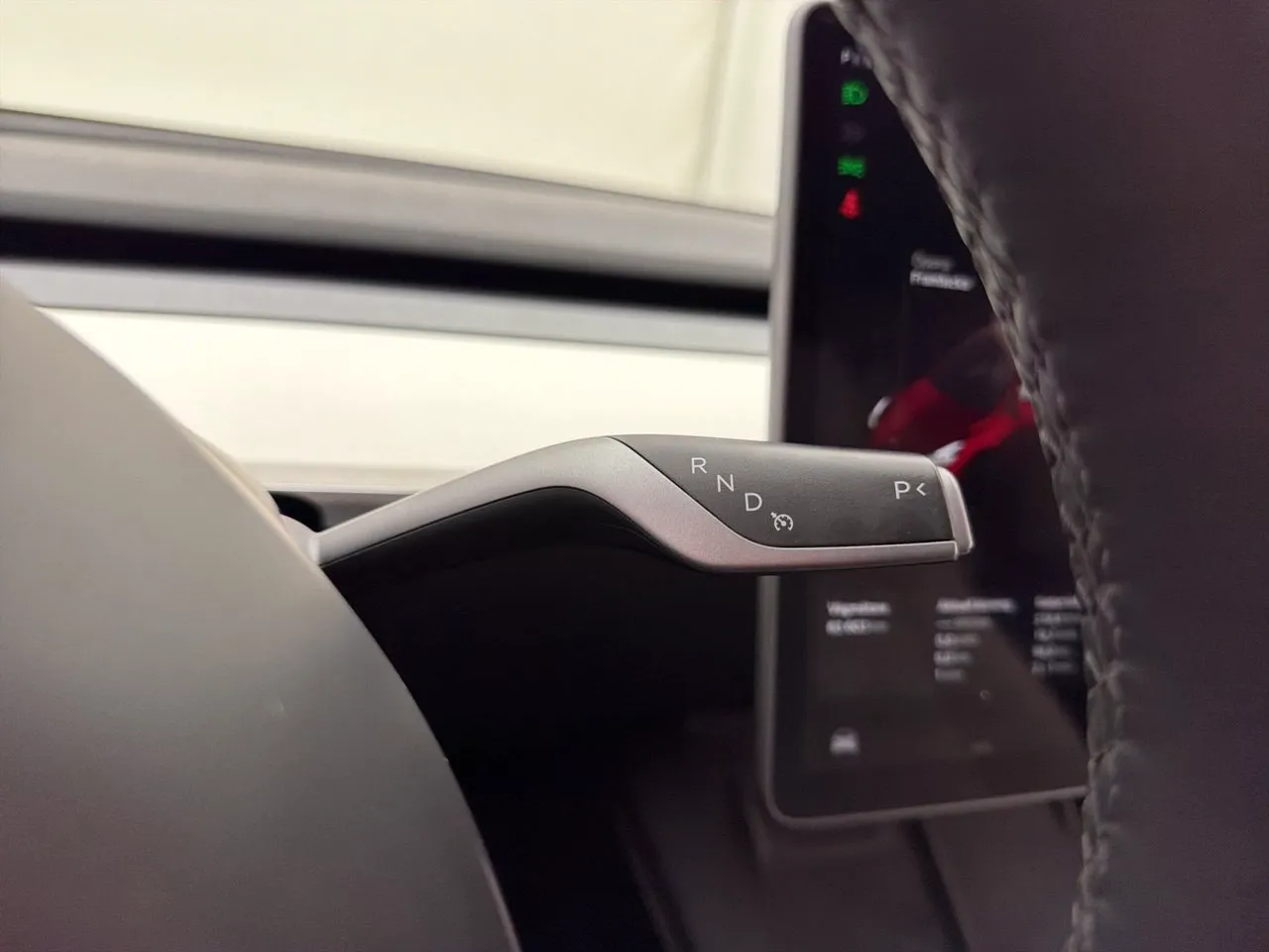 Tesla Model Y bild 32