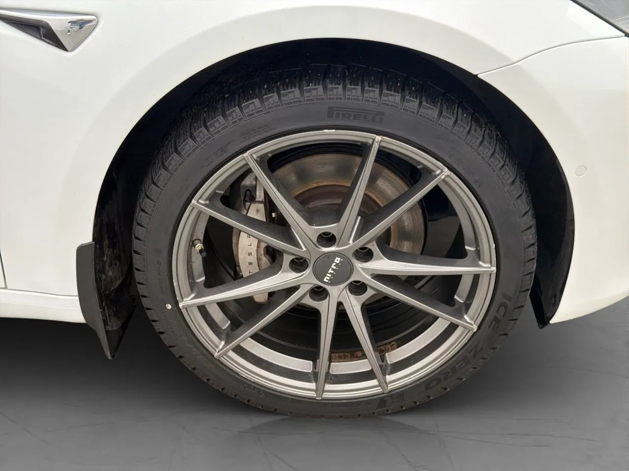 Tesla Model 3 bild 37