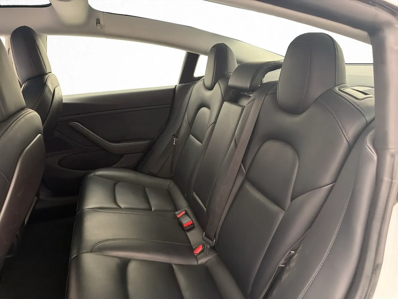 Tesla Model 3 bild 18