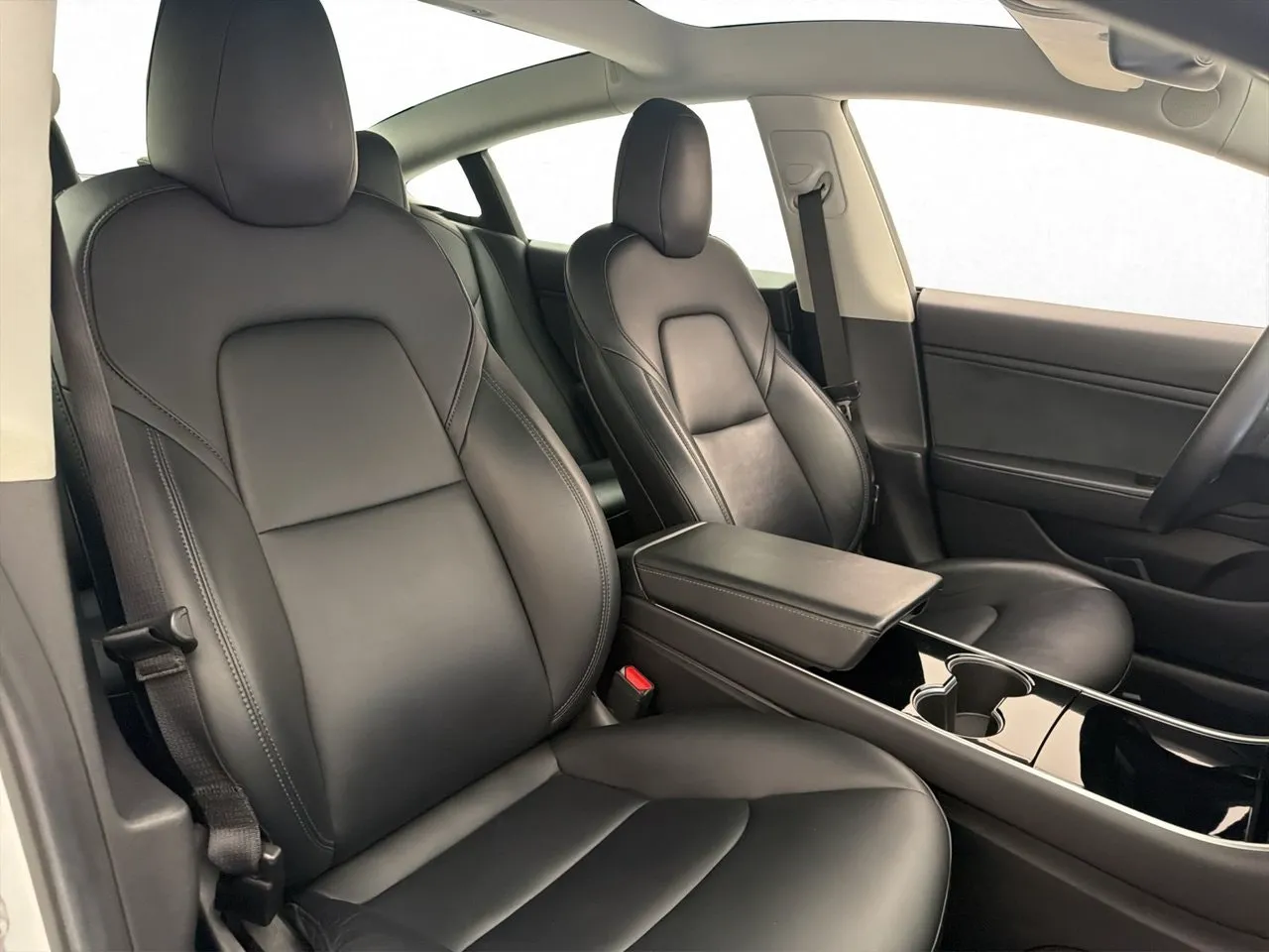 Tesla Model 3 bild 15