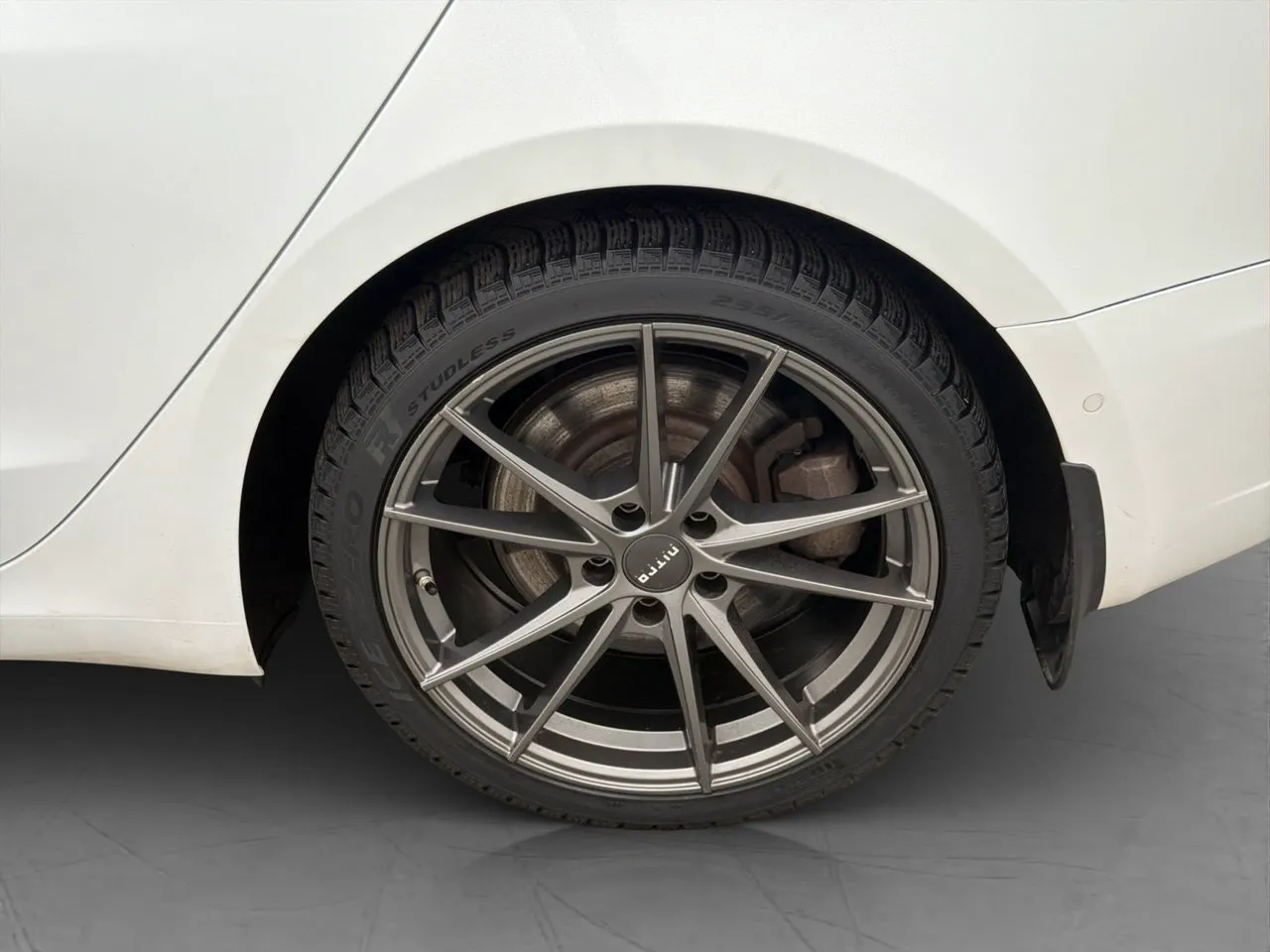 Tesla Model 3 bild 35