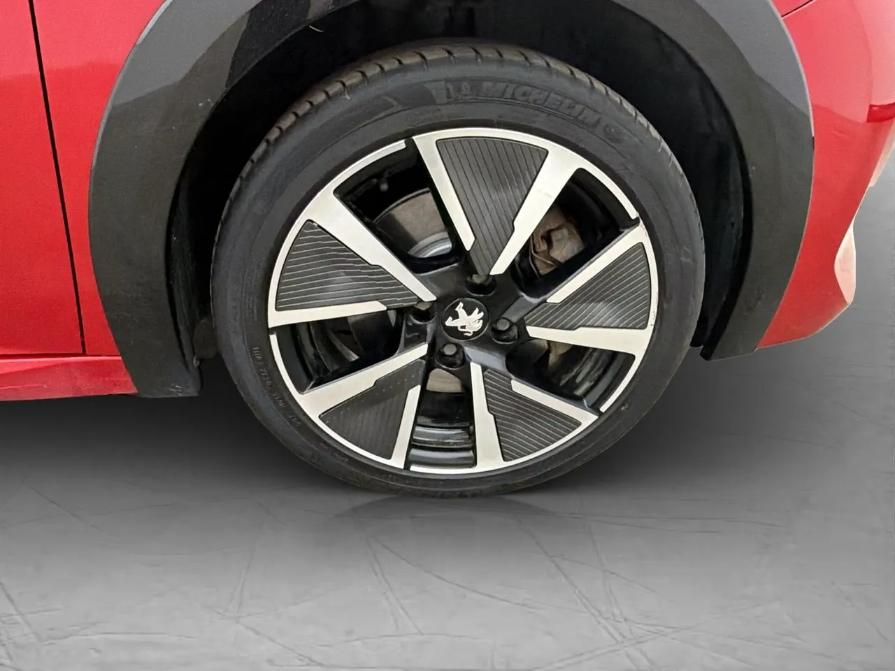 Peugeot e-208 bild 36
