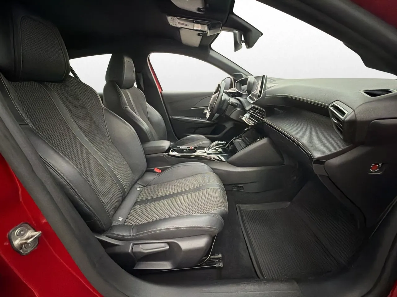 Peugeot e-208 bild 15