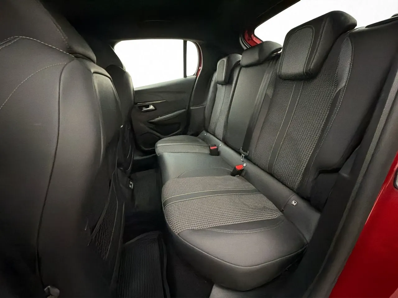 Peugeot e-208 bild 17