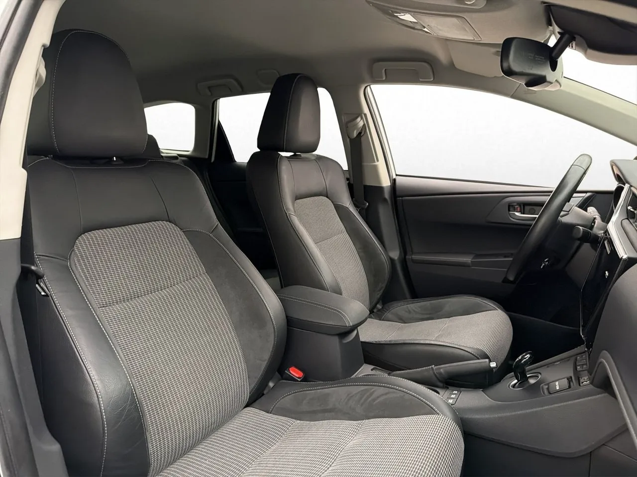 Toyota Auris bild 13