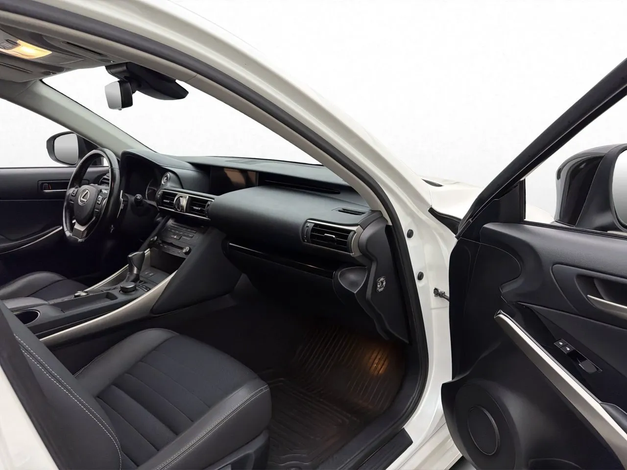 Lexus IS bild 24