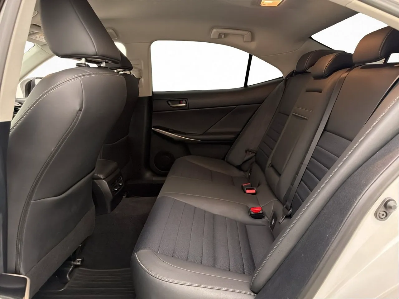 Lexus IS bild 25