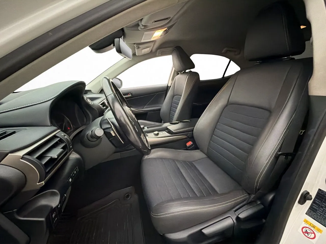 Lexus IS bild 11