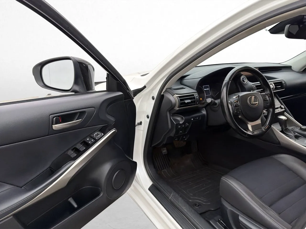 Lexus IS bild 10