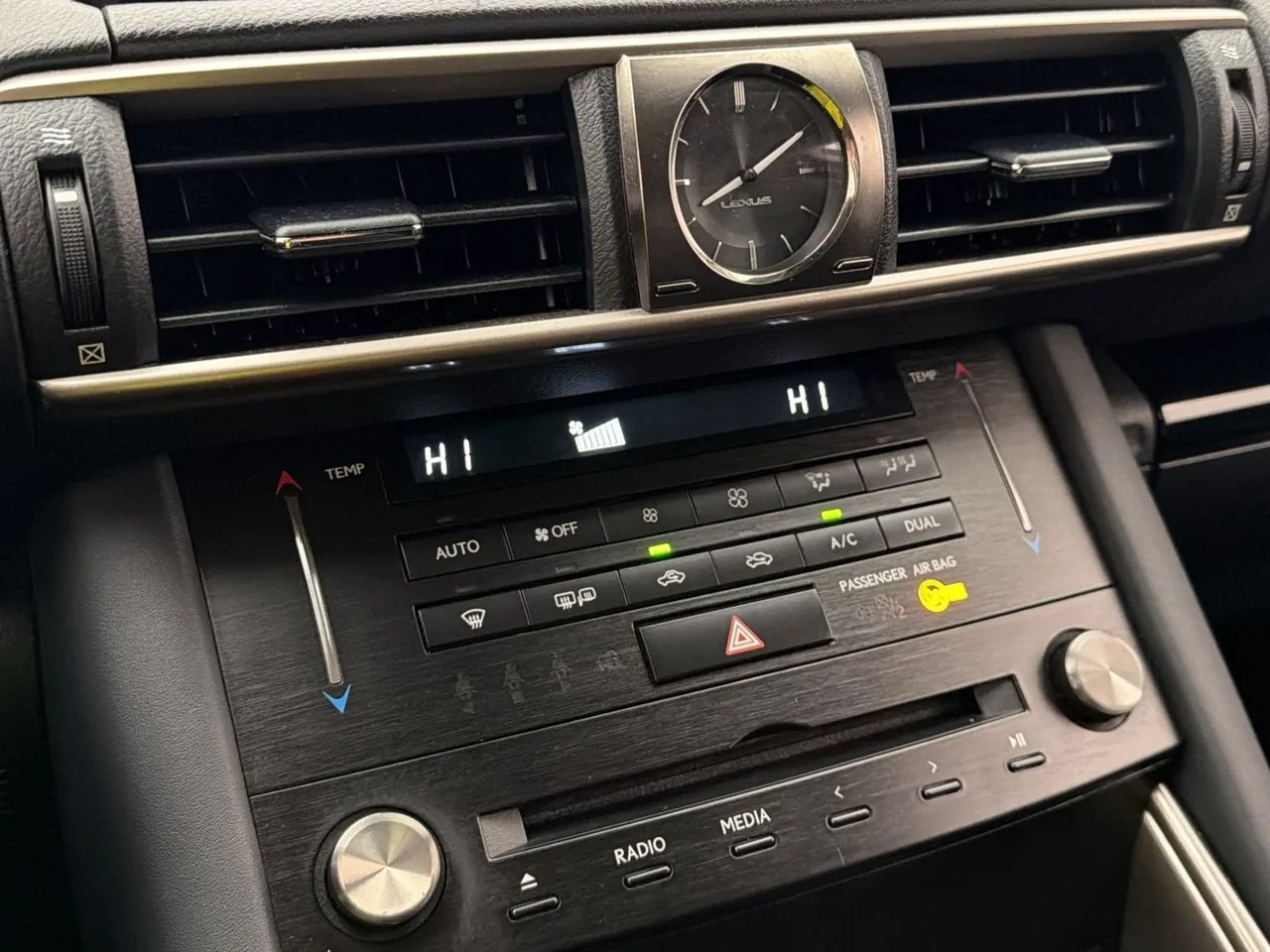 Lexus IS bild 21