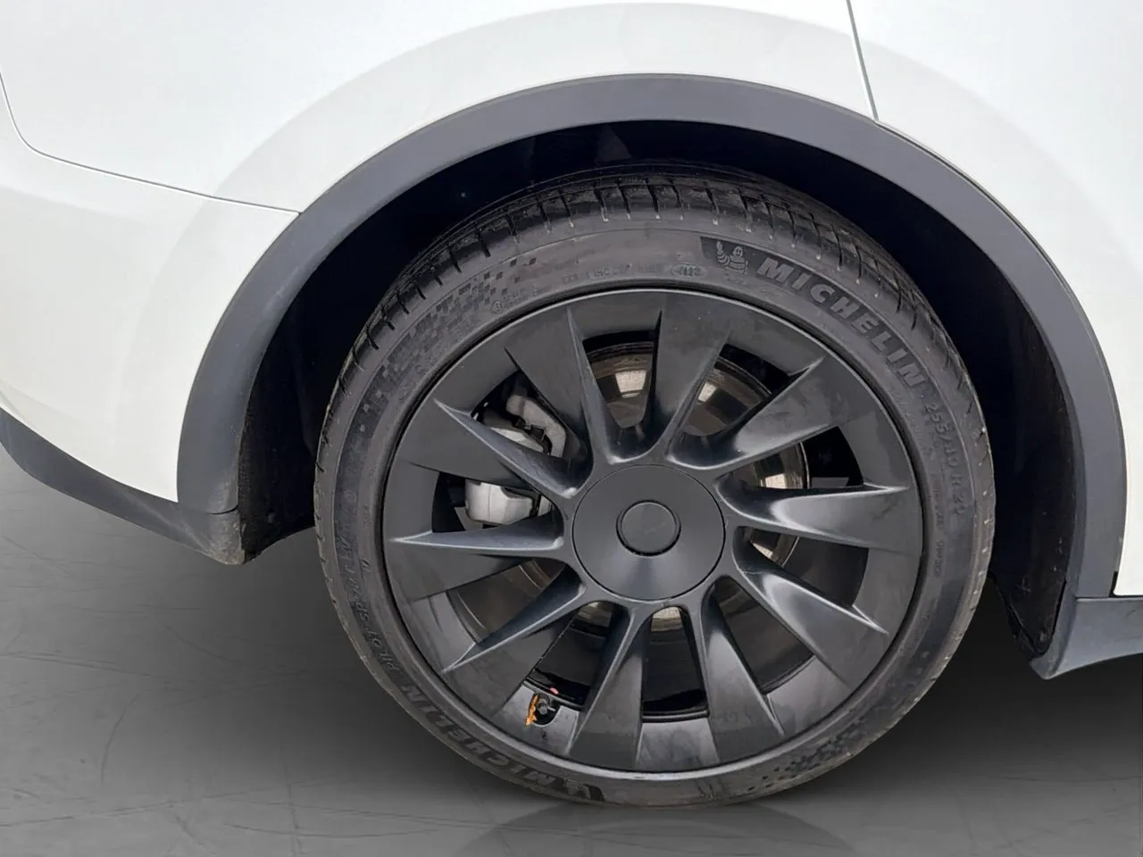 Tesla Model Y bild 33