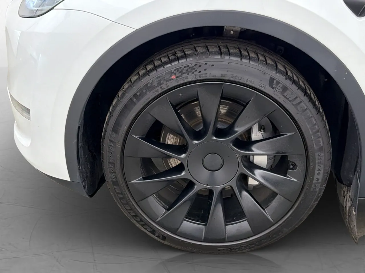 Tesla Model Y bild 31