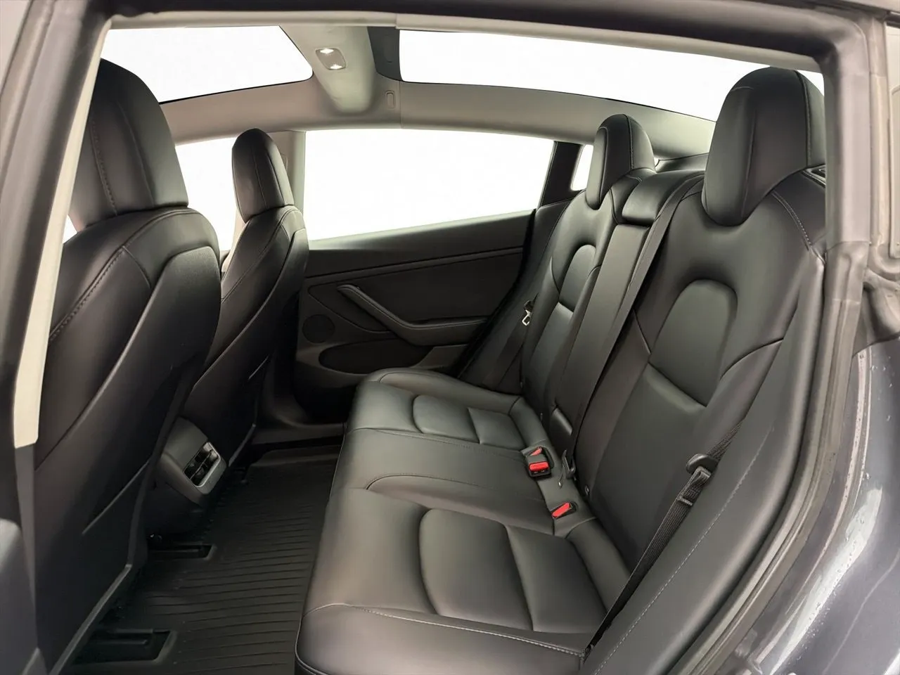 Tesla Model 3 bild 27