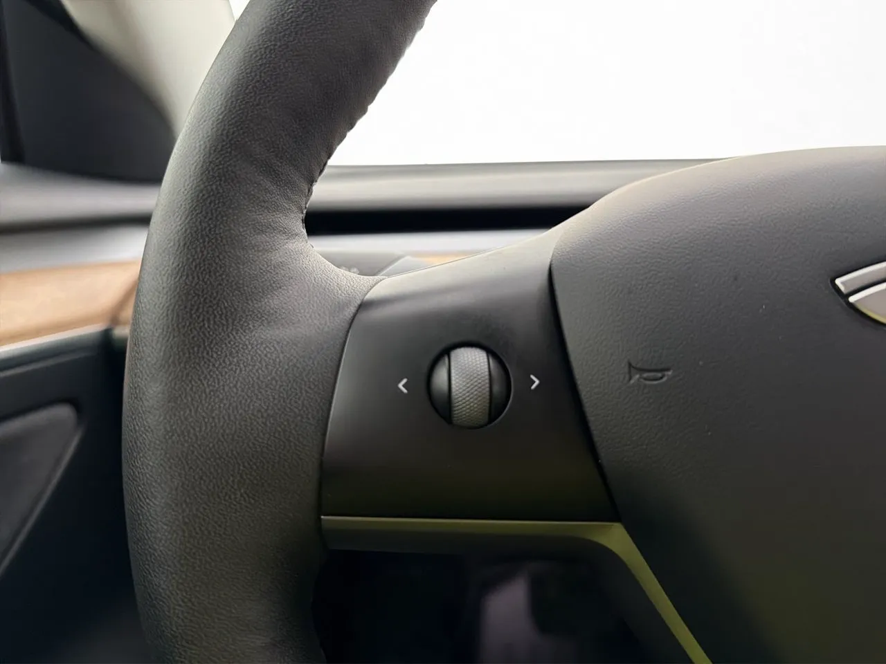 Tesla Model 3 bild 16