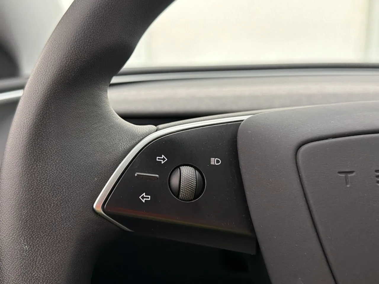 Tesla Model 3 bild 15