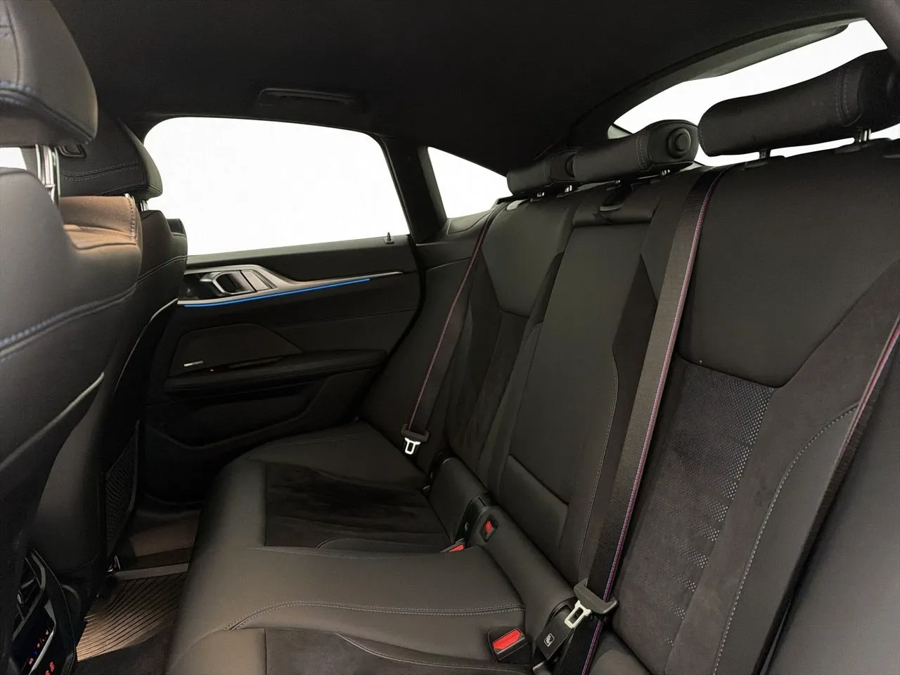 BMW i4 bild 29