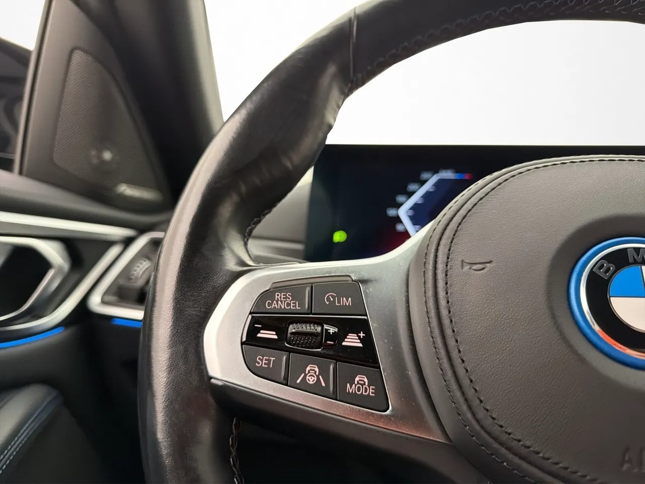 BMW i4 bild 17