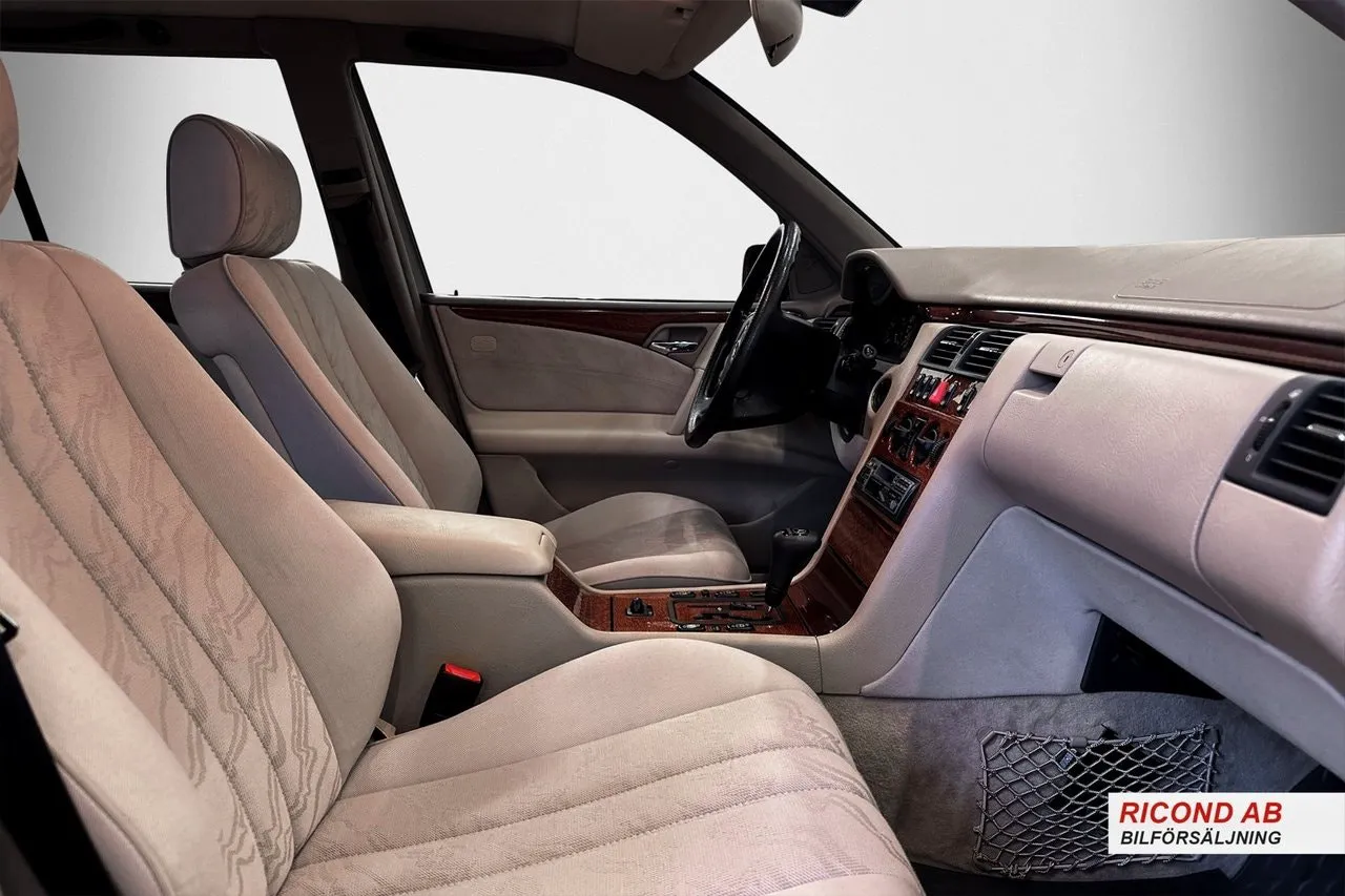 Mercedes E300 bild 15