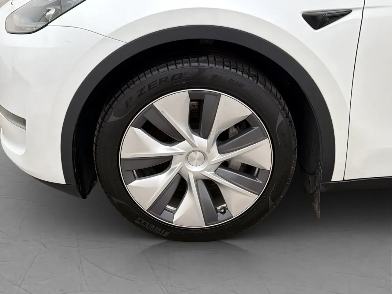 Tesla Model Y bild 31