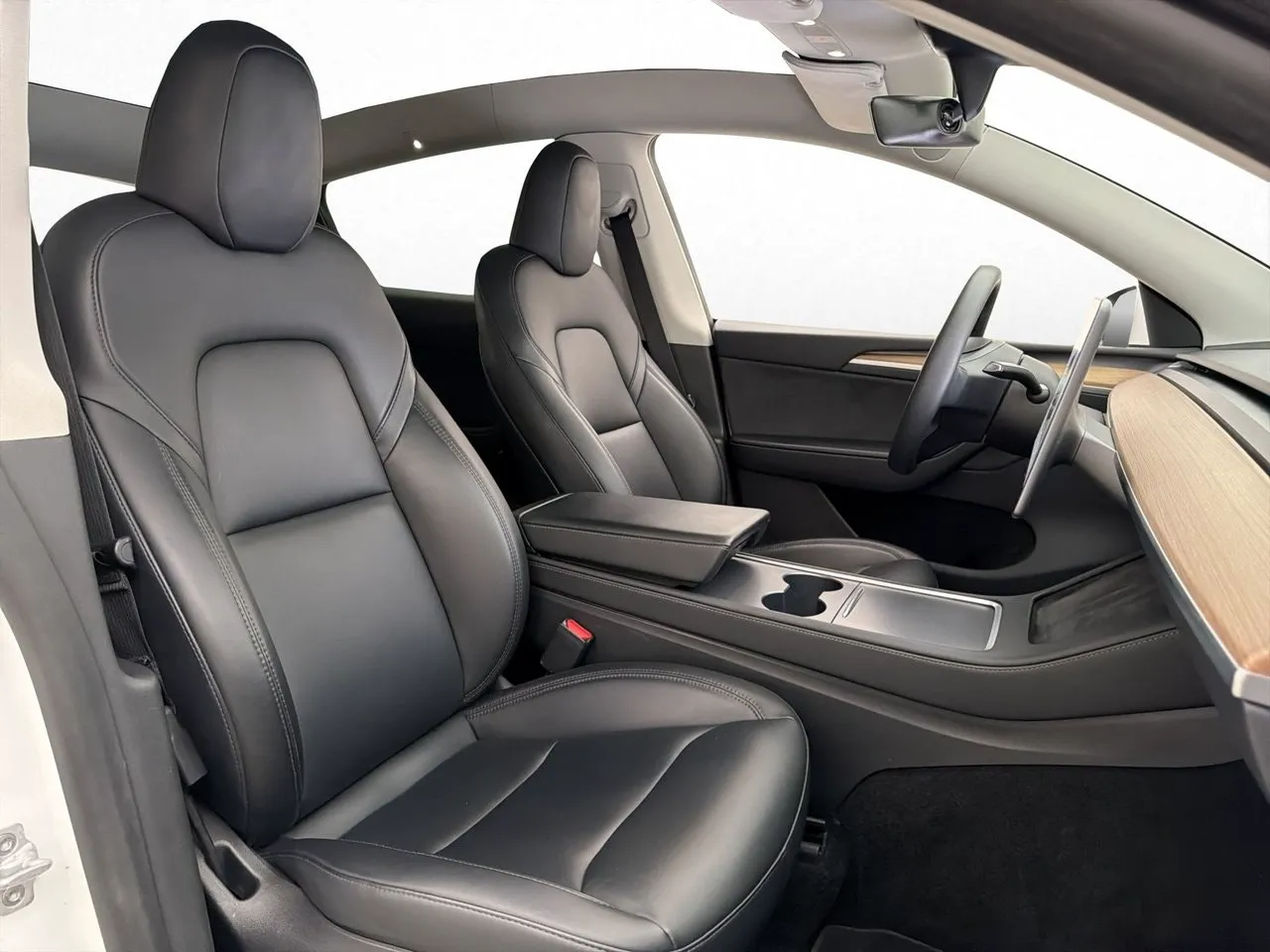 Tesla Model Y bild 25