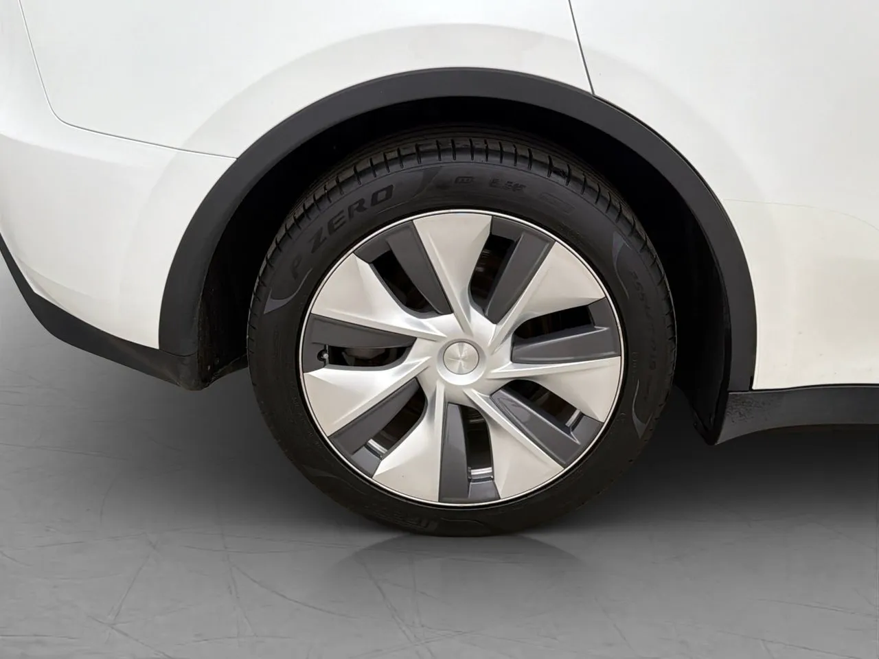 Tesla Model Y bild 33