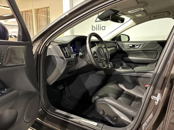 Volvo V60 T6 Plus Dark Nordic Edition - 2025